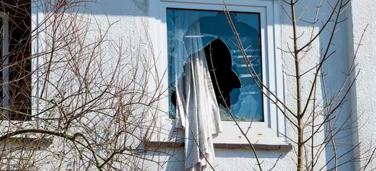 Storm Window Installation Contractors in Oakland Park, FL