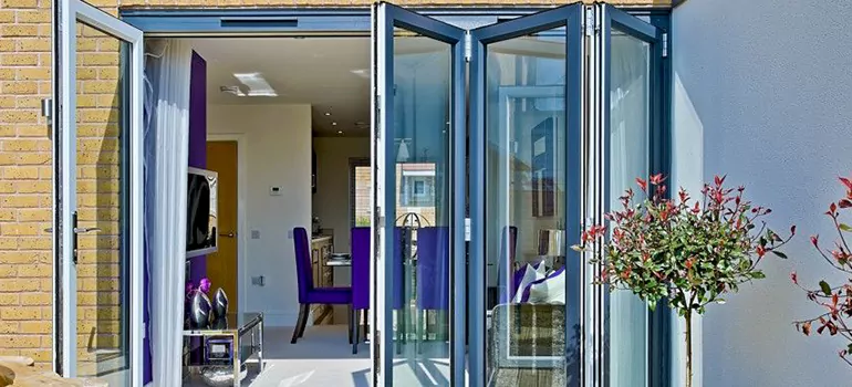 Commercial Door Glass Repair in Oakland Park, FL