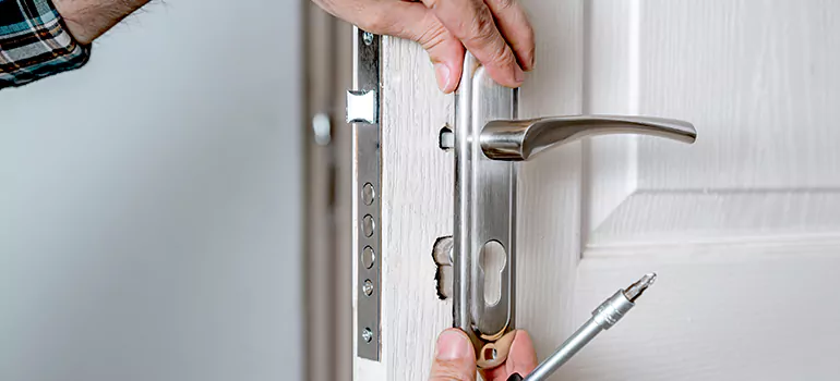 Front Door Knob Repair in Oakland Park, FL