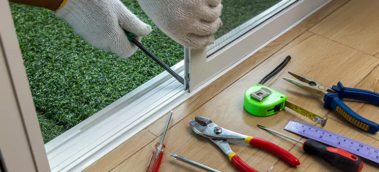 Window Hinge Repair in Oakland Park, FL